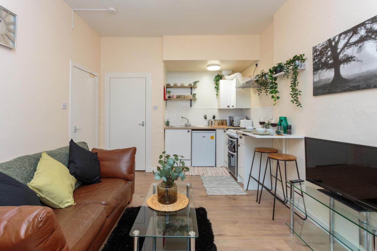 Cozy 1B Groundfloor - 8 Minute From City Centre Edimburgo Exterior foto