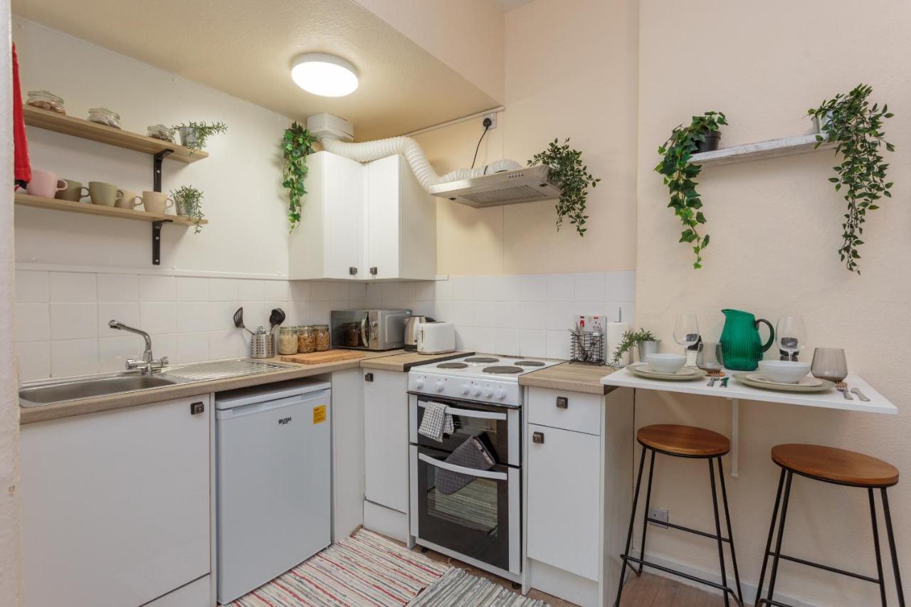 Cozy 1B Groundfloor - 8 Minute From City Centre Edimburgo Exterior foto